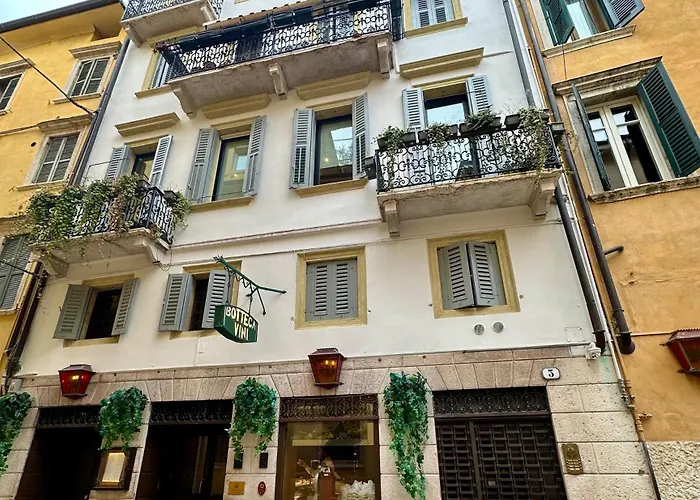 Domus Scudo Di Francia Apartman