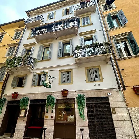 Domus Scudo Di Francia 아파트